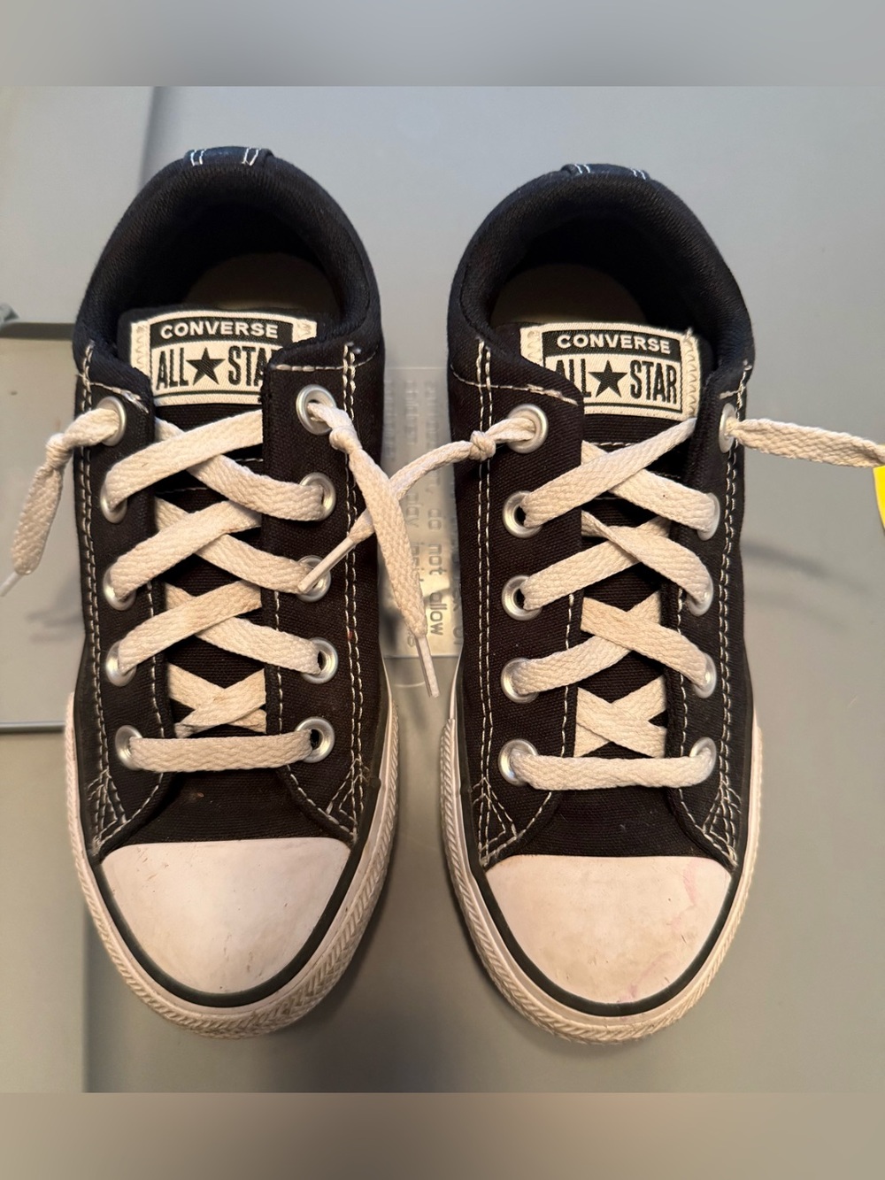 Converse All Stars Sneakers Boy or Girl Shoes Kid Size 1, Black with White, GUC